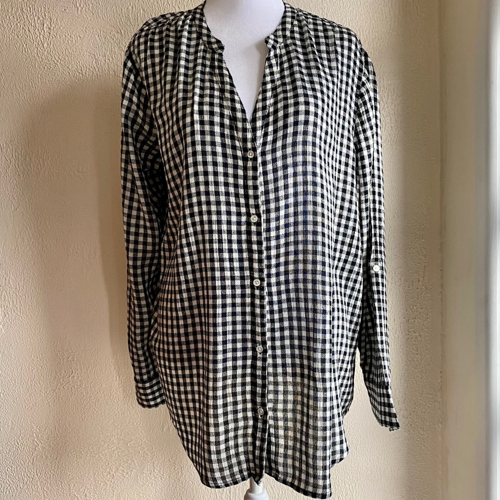 Joie Soft black and white gingham button front top Sz M